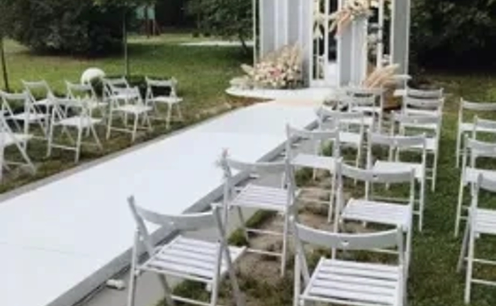 Стільці деревʼяні місто Луцьк Стільці деревʼяні місто Луцьк