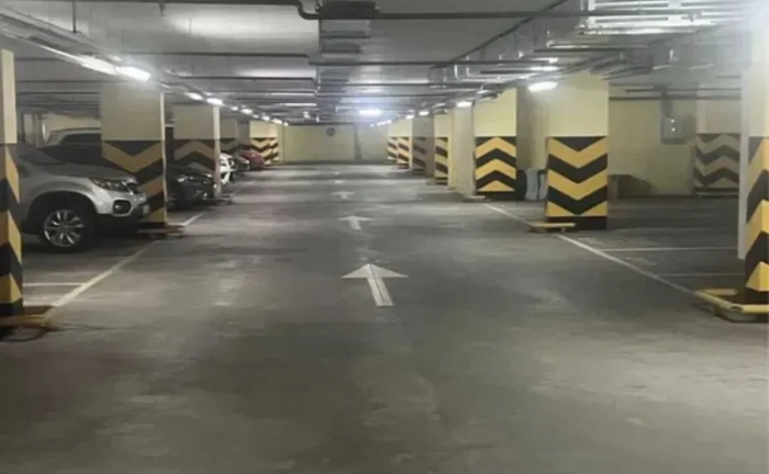 Підземний паркінг в центрі. Фасадний заїзд, зручне розташування