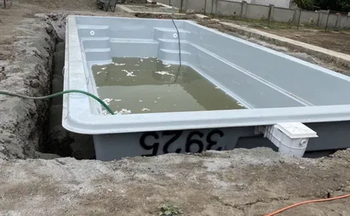 Ручне копання ям, басейнів, траншеї, фундаментів та земляні роботи Ручне копання ям, басейнів, траншеї, фундаментів та земляні роботи