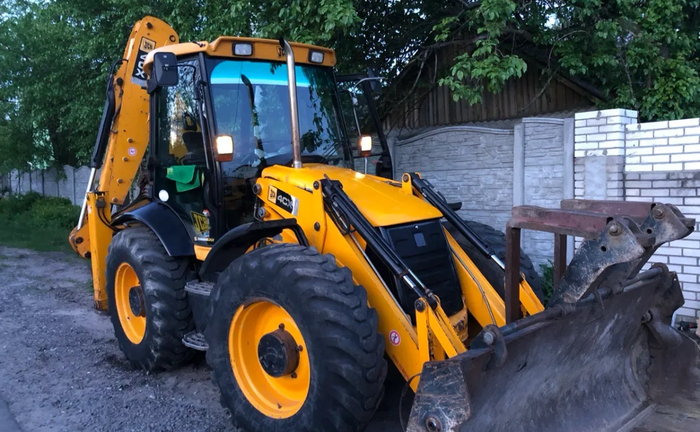 Екскаватор-навантажувач JCB 4CX Екскаватор-навантажувач JCB 4CX
