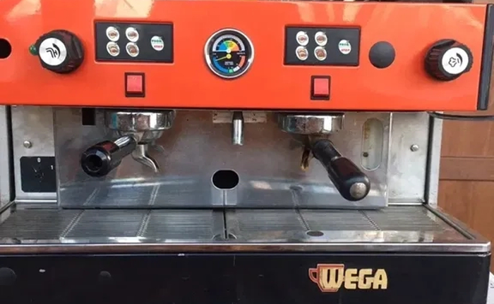 Професійна кавомашина для дому та офісу