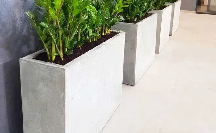 Бетонні квіткарки, вазони з бетону, кашпо