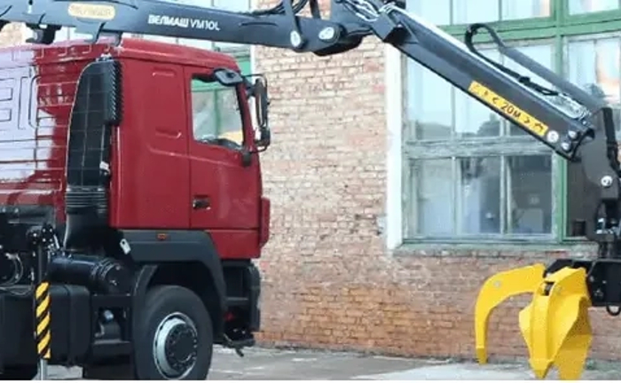 Ломовоз з маніпулятором / Вивіз металобрухту Ломовоз з маніпулятором / Вивіз металобрухту