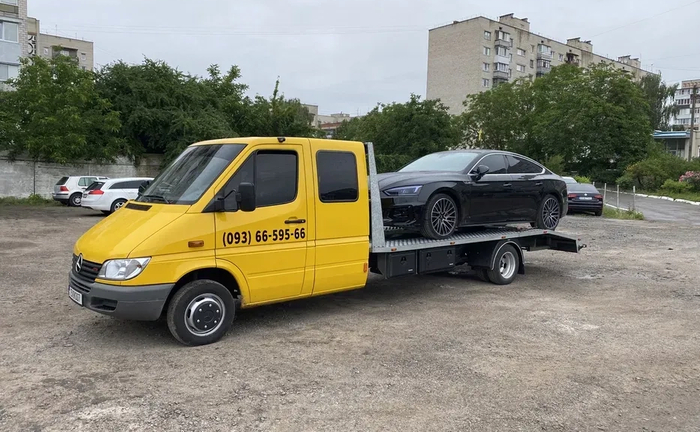 Евакуатор цілодобово, перевезення авто, лафет