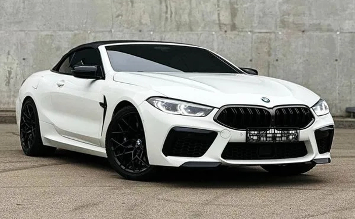 143 Кабріолет BMW M8 Cabrio біла без водія 143 Кабріолет BMW M8 Cabrio біла без водія