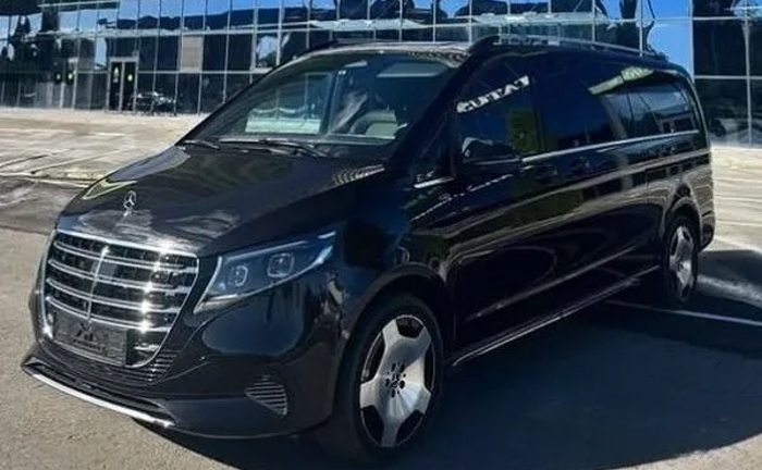 039 Мікроавтобус Mercedes-Benz V class 2025 замовити з водієм
