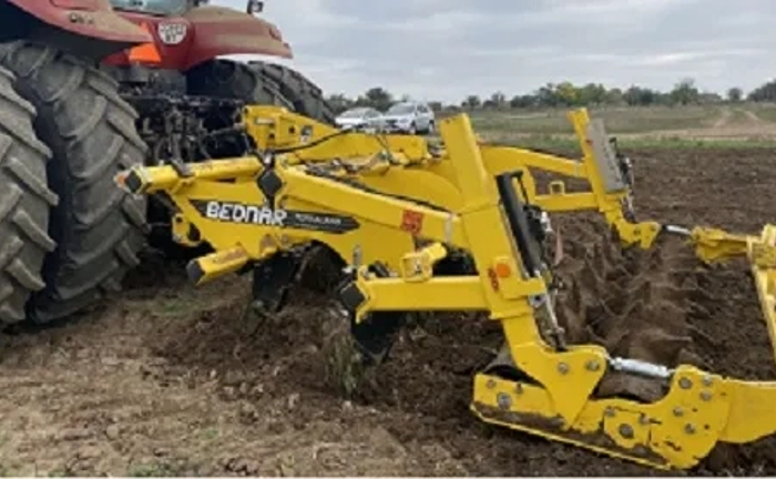 Плуг BEDNAR Terraland TN 3000. Плуг BEDNAR Terraland TN 3000.