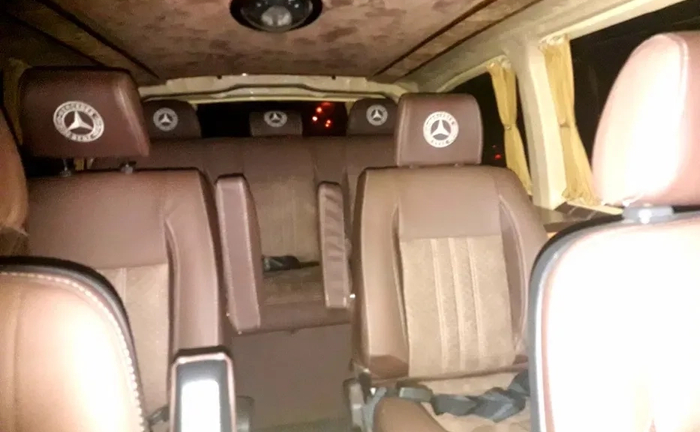 Перевезення співробітників/школярів та інших. Мерседес Віто. 6 місць.