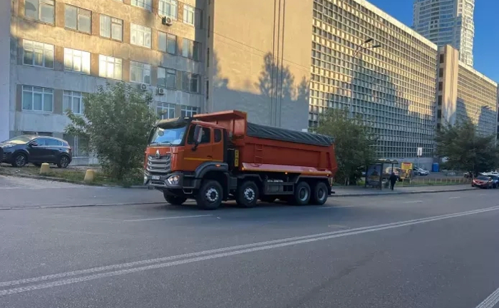 Самоскид Howo 8x4 (40 тонн, 25 кубів)