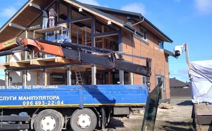 Послуги Крана-Маніпулятора: Навантаження, Перевезення, Розвантаження. Ефективно та Швидко!