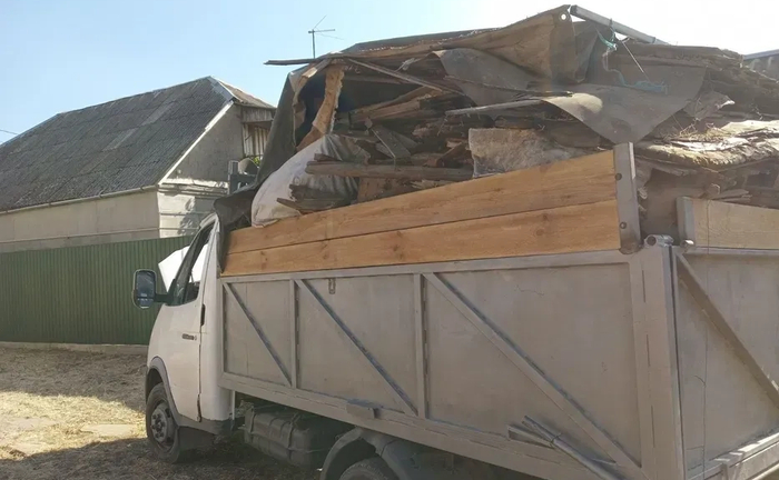 Вивіз шин / Вывоз шин и любого мусора 2 000 грн. Залежно від району Вивіз шин / Вывоз шин и любого мусора 2 000 грн. Залежно від району