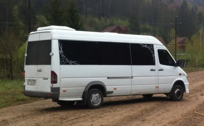 Замовлення автобусів для пасажирських перевезень безпечно та зручно