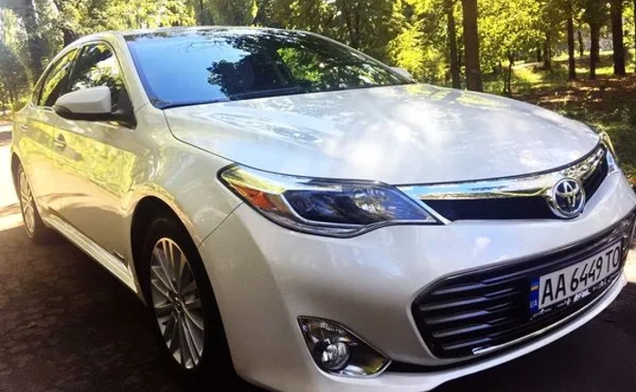 147 Авто на весілля Toyota Avalon біла 147 Авто на весілля Toyota Avalon біла