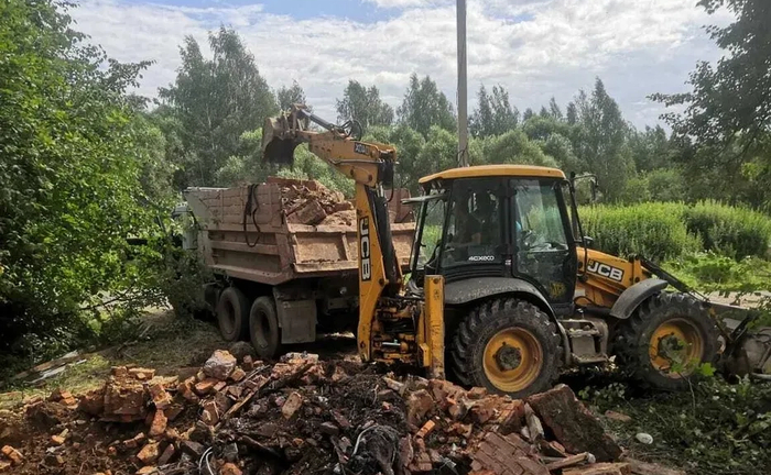 Вивіз сміття. Послуги трактора навантажувача. Вивіз сміття. Послуги трактора навантажувача.