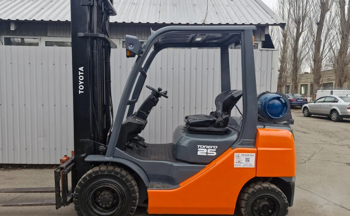 Навантажувач TOYOTA 02-8FGF25 Навантажувач TOYOTA 02-8FGF25