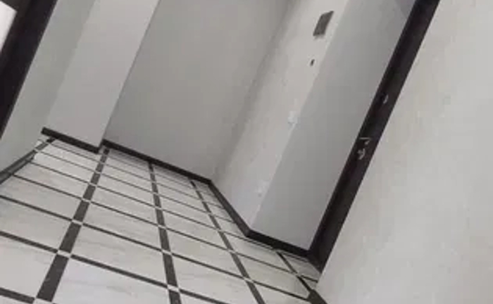 Ремонт кімнат - поклейка шпалер. Працюємо з вашим матеріалом.