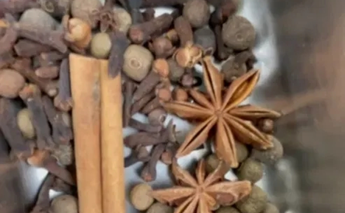 Глінтвейн на візочку — тепла атмосфера для ваших свят