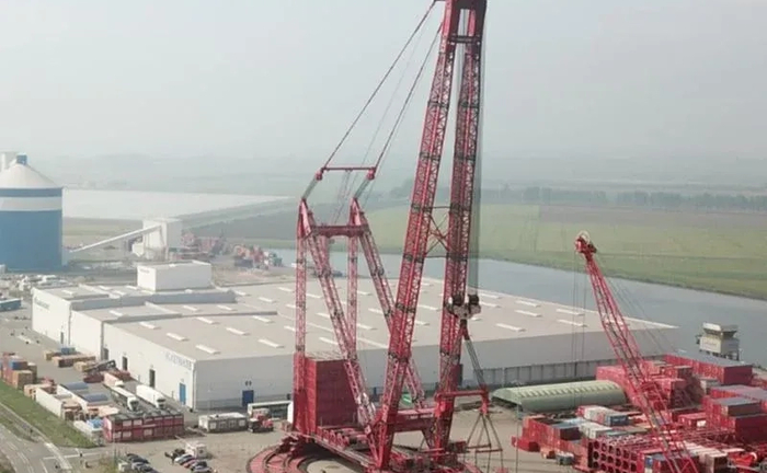 Кільцевий кран MAMMOET PTC 200