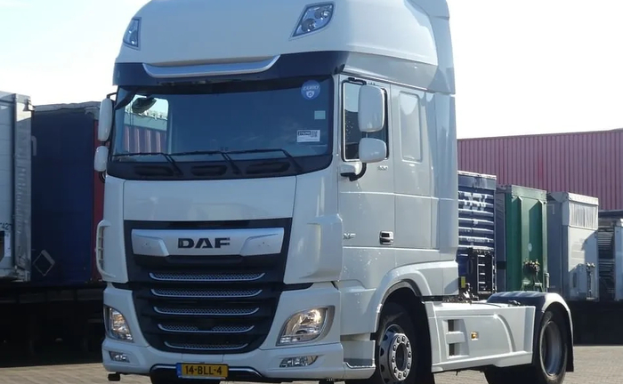 Тягач DAF XF 530 Тягач DAF XF 530