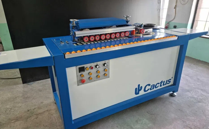 Напівавтомавтичний кромкоклеючий верстат Напівавтомавтичний кромкоклеючий верстат