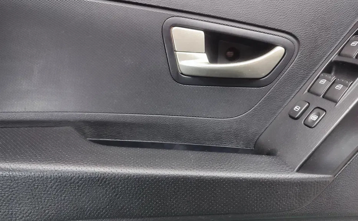 Перетяжка карт дверей авто,стелі, підлокітники, стійки, пластик. Перетяжка карт дверей авто,стелі, підлокітники, стійки, пластик.