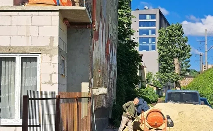 Виконуємо штукатурку стяжку ручним методом. Демонтаж Виконуємо штукатурку стяжку ручним методом. Демонтаж