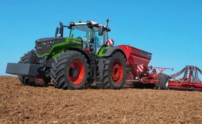 Трактор Fendt Vario 1038 в чудовому стані Трактор Fendt Vario 1038 в чудовому стані