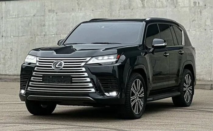 354 Джип без водія Lexus LX 500 подобово 354 Джип без водія Lexus LX 500 подобово