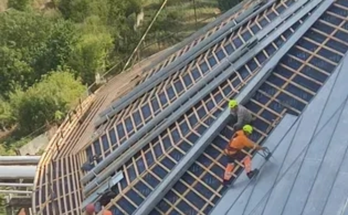 Влаштування фальцевої покрівлі