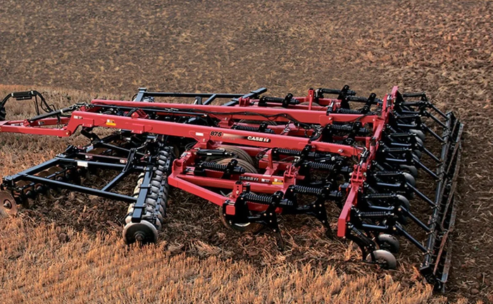 Глибокорозпушувач Case ІН Ecolo Tiger разом із ТРАКТОРОМ колісним John Deere 8370R Глибокорозпушувач Case ІН Ecolo Tiger разом із ТРАКТОРОМ колісним John Deere 8370R