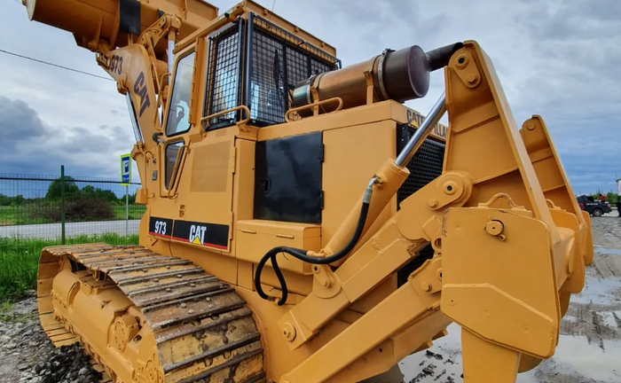 Бульдозер-навантажувач CATERPILLAR 973 Бульдозер-навантажувач CATERPILLAR 973