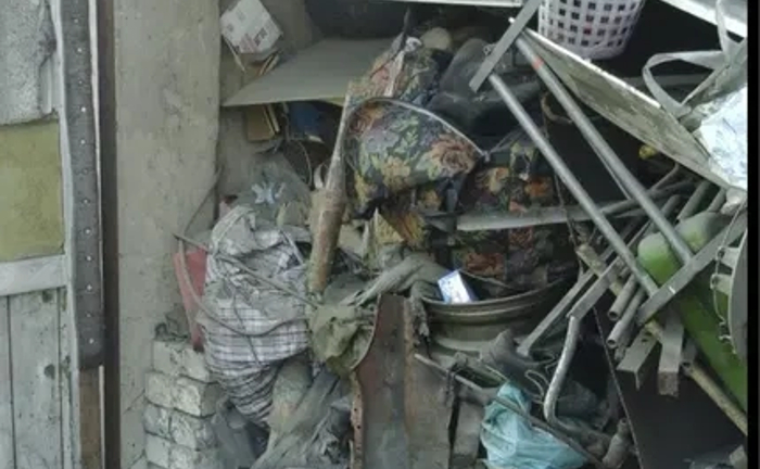 Вывоз хлама мебели с гаража с дачи Вывоз хлама мебели с гаража с дачи