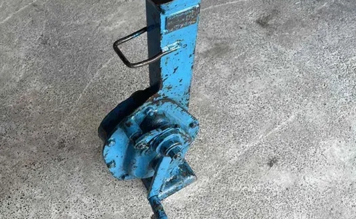 Рейковий механічний домкрат для підйому надважких вантажів