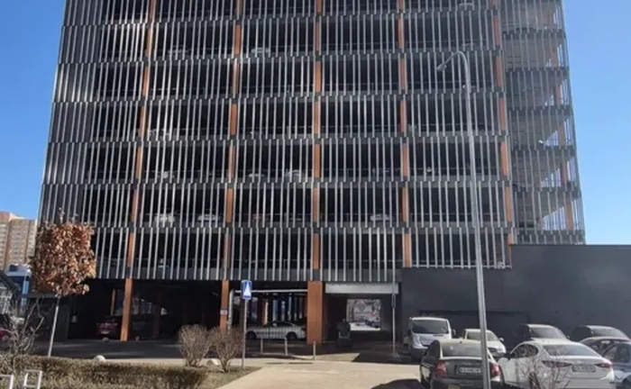 Мотомісце під охороною: критий паркінг, відеонагляд