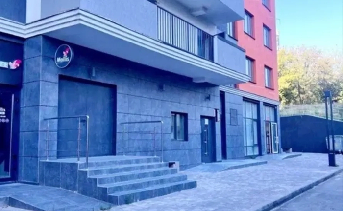 Склад під зберігання речей, зручне місце