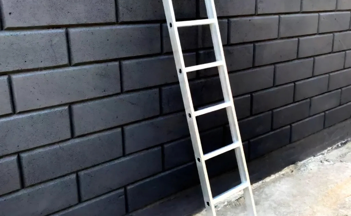 Односекційна приставна драбина 2 м для дачі Односекційна приставна драбина 2 м для дачі