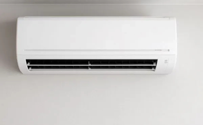 Прокладання трас, комунікацій під кондиціонерів до ремонту. Прокладання трас, комунікацій під кондиціонерів до ремонту.