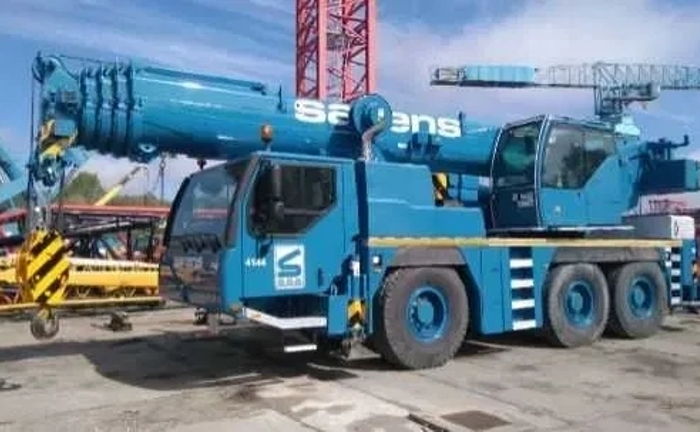 Автокран LIEBHERR LTM1055 Автокран LIEBHERR LTM1055