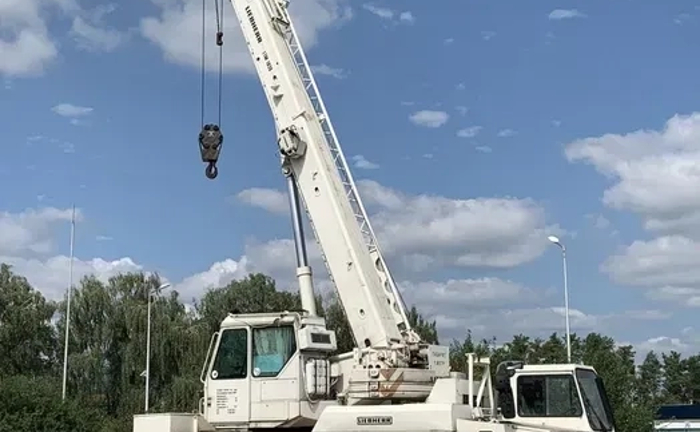Автокран LIEBHERR LTM1030 Автокран LIEBHERR LTM1030