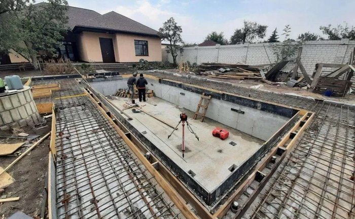 Бетонні роботи Фундамент Вимощення Армопояс Подрорна стіна Бетонні роботи Фундамент Вимощення Армопояс Подрорна стіна