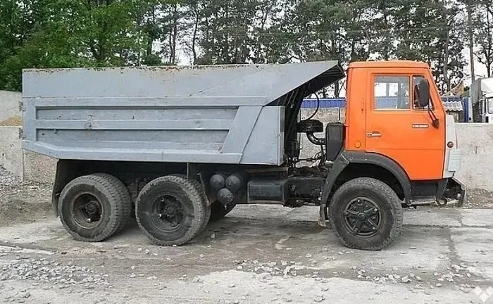 КАМАЗ самоскид КАМАЗ самоскид