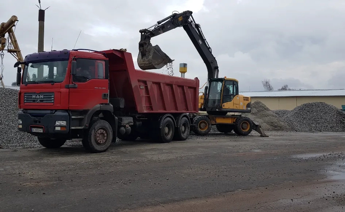 Послуги автомобіля MAN, модель TGA 33.360BB, тип самоскид-с Послуги автомобіля MAN, модель TGA 33.360BB, тип самоскид-с