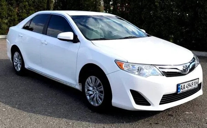 072 Toyota Camry V50 біла авто на весілля 072 Toyota Camry V50 біла авто на весілля