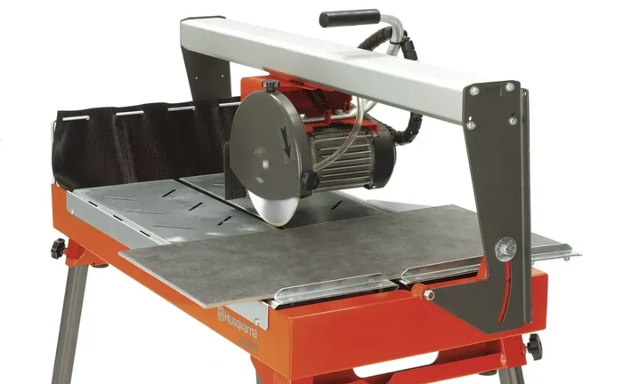 Плиткоріз Husqvarna TS 66 R. Для розпилювання кахлю,порцеляни,кераміки Плиткоріз Husqvarna TS 66 R. Для розпилювання кахлю,порцеляни,кераміки