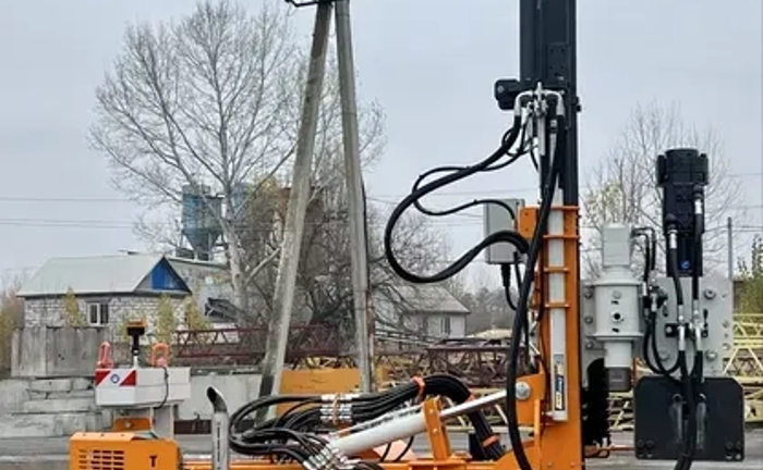 Забивання паль металевих опор, сонячні станції СЕС, дорожні огорожі