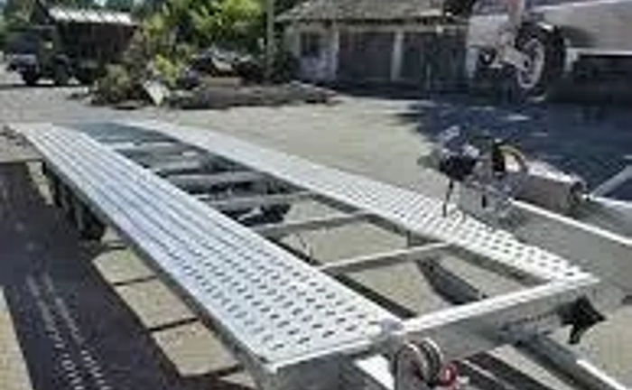 Лафет (Причіп): Вантажопідйомність 2700 кг. Платформа 4.7 м х 2.1 м. Широкий та Надійний! Лафет (Причіп): Вантажопідйомність 2700 кг. Платформа 4.7 м х 2.1 м. Широкий та Надійний!