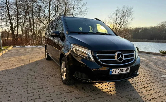 Пепевезення пасажирів VIP- класу автомобілем MERCEDES V class Пепевезення пасажирів VIP- класу автомобілем MERCEDES V class