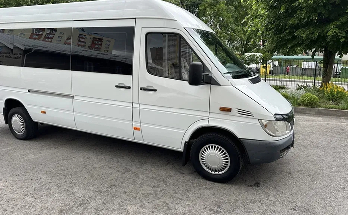Пасажирські перевезення бус спрінтер на замовлення Пасажирські перевезення бус спрінтер на замовлення