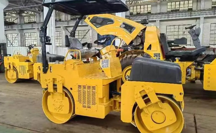 Каток для ідеального асфальтування Каток для ідеального асфальтування