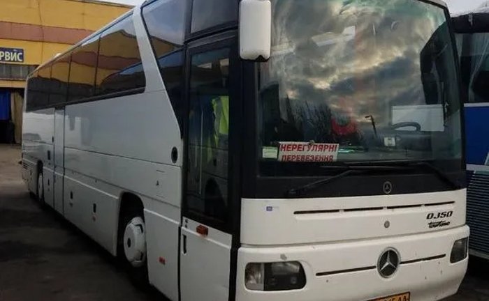 330 Автобус на весілля 50 місць Mercedes білий 330 Автобус на весілля 50 місць Mercedes білий